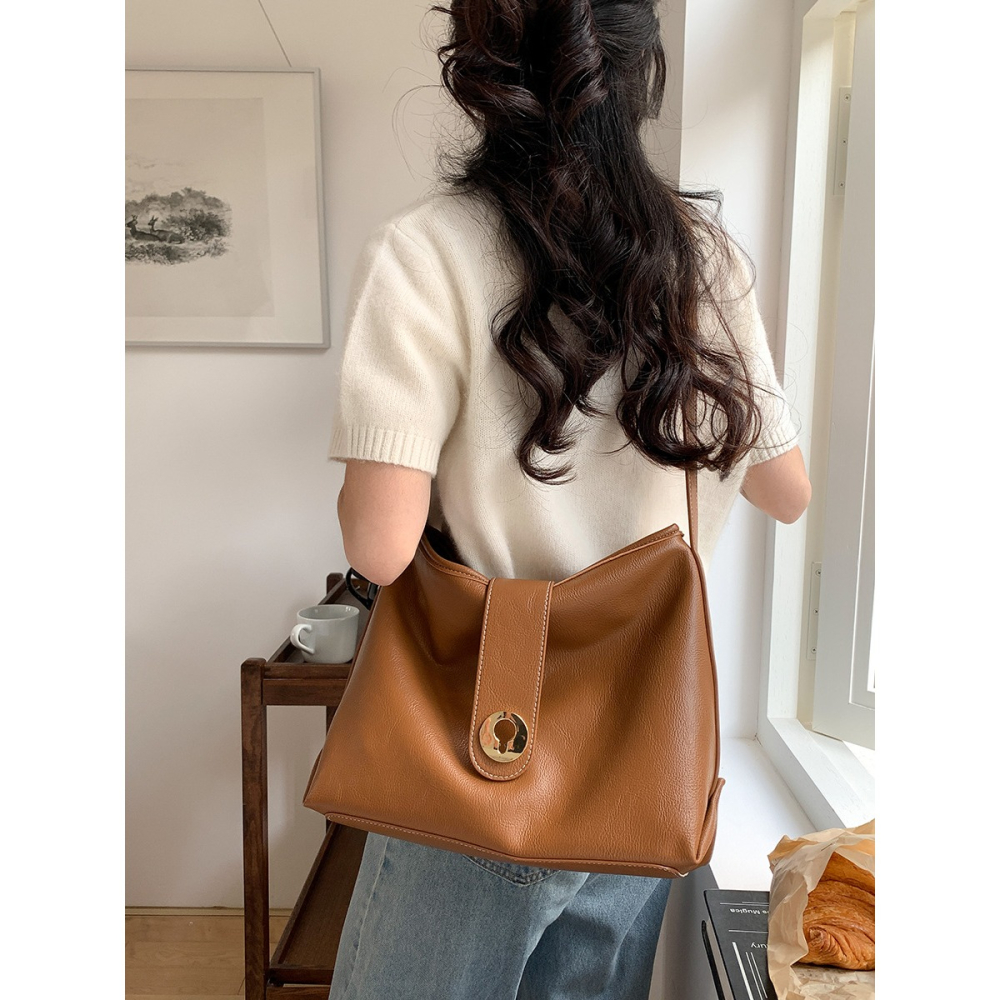 平凡世界裡做自己的超人🎳#2608軟皮大容量掛鉤托特包 單肩包 斜跨包 肩背包 側背包 托特包 方包-細節圖10