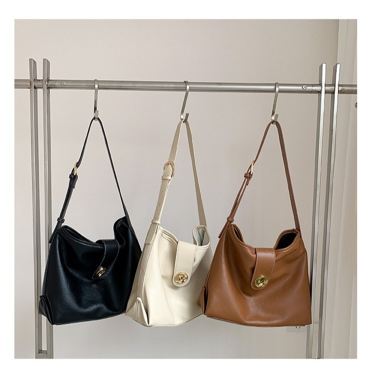 平凡世界裡做自己的超人🎳#2608軟皮大容量掛鉤托特包 單肩包 斜跨包 肩背包 側背包 托特包 方包-細節圖11