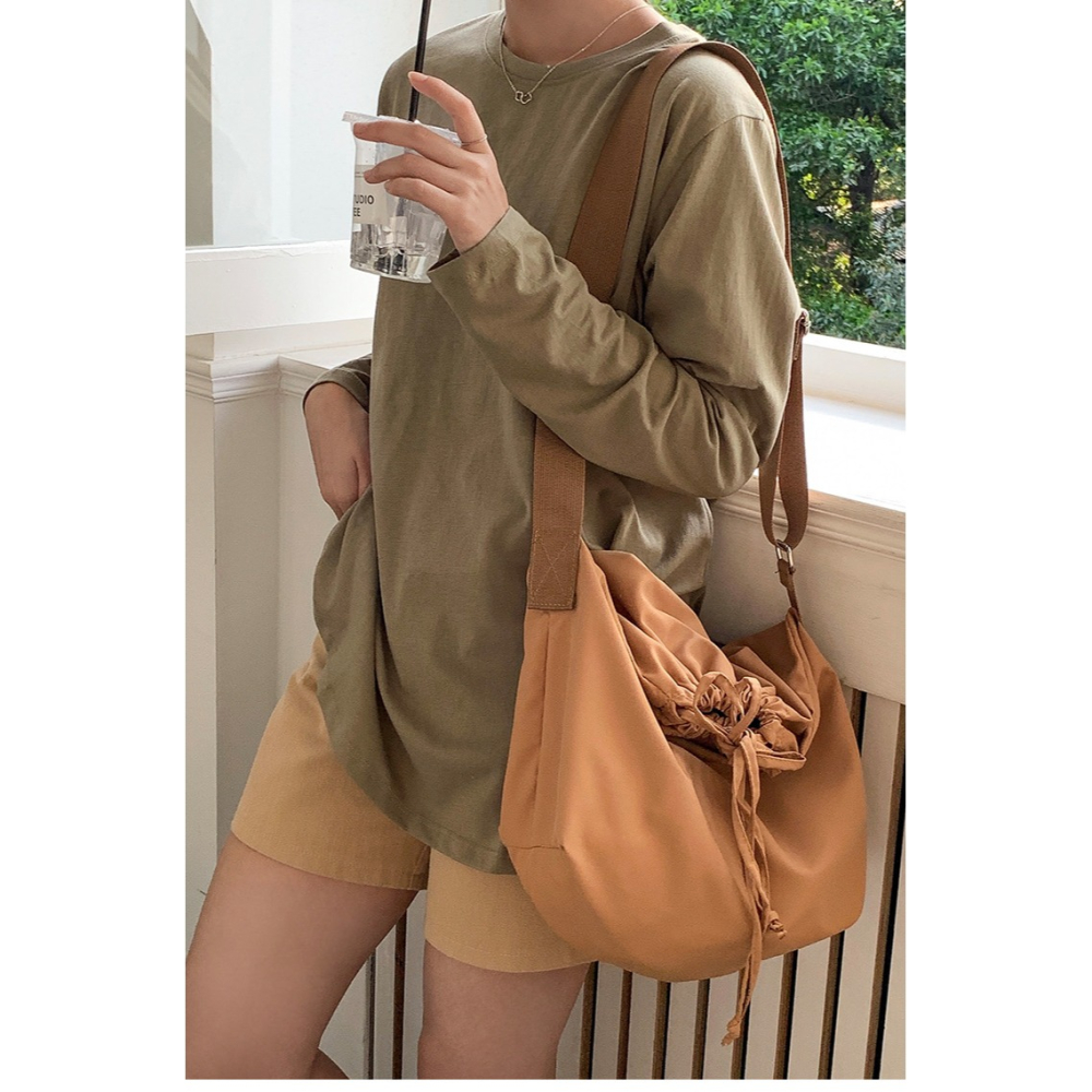 春夏共享💛妥妥的慵懶風♡『LF8303簡約純色綁帶拉繩皺褶托特包 大容量托特包 單肩包 斜跨包 尼龍斜跨包-細節圖3