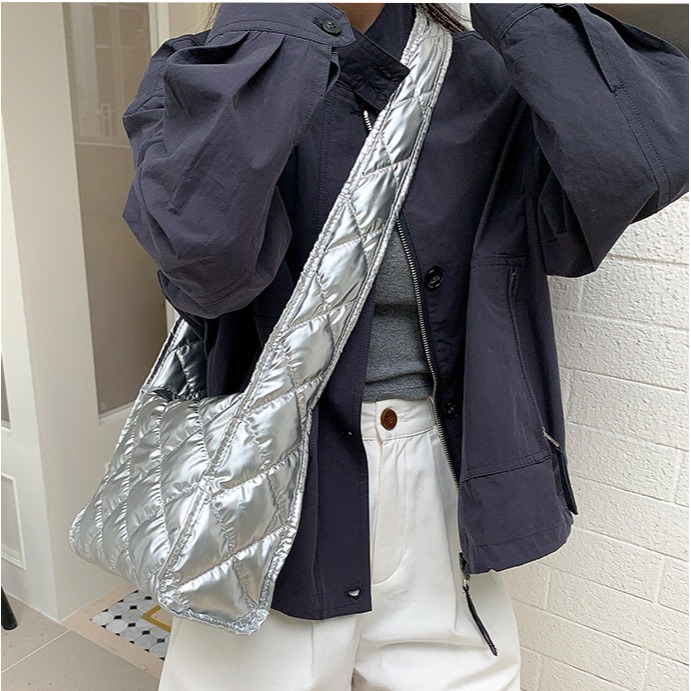 人生有一萬種可能⧊是喜歡的款式A8311韓妞都在背的菱格長肩帶羽絨包 斜跨包 韓國包包 雲朵包 菱格包 方包-細節圖8