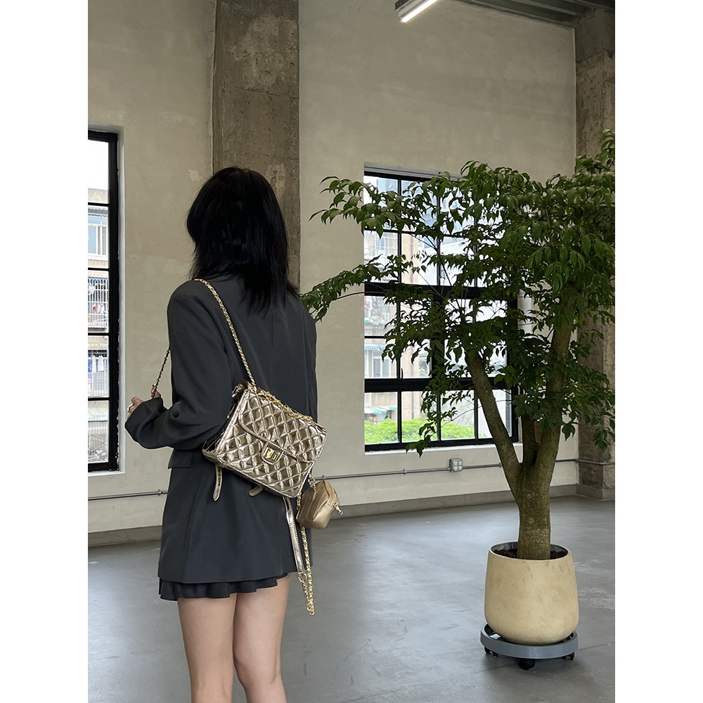 絕對時髦款✓韓國夯⍥6233#高級亮面菱格紋手提/雙肩方包 手提包 雙肩包 後背包 方包 鍊條包-細節圖10