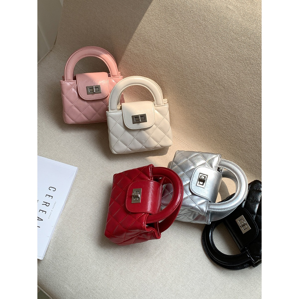 限定新款♥♥依舊熱銷💁質感超推薦🇰🇷小香風同款菱格紋鏈條小方包 手提包 鍊條包 斜跨包-細節圖4