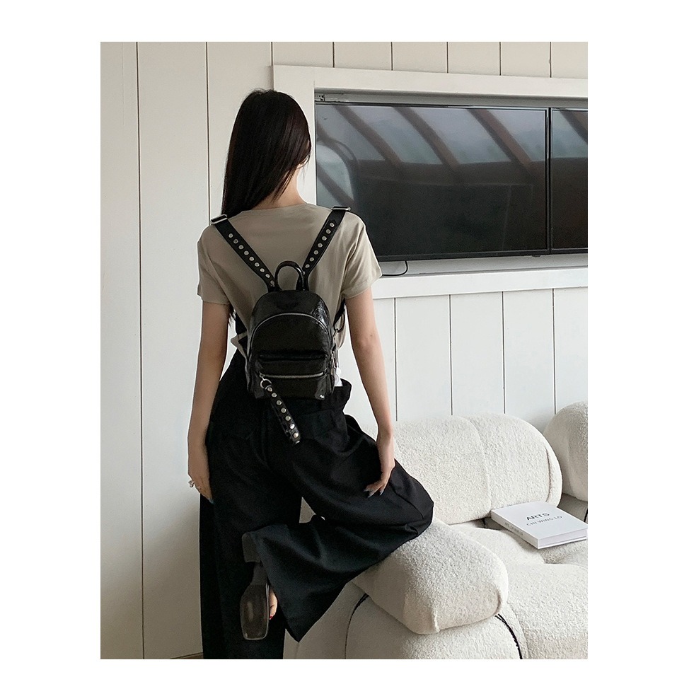 帥氣時髦款🥂6241#韓國鉚釘時尚抓皺大容量雙肩包 後背包 雙肩包 韓國背包 大容量後背包-細節圖11