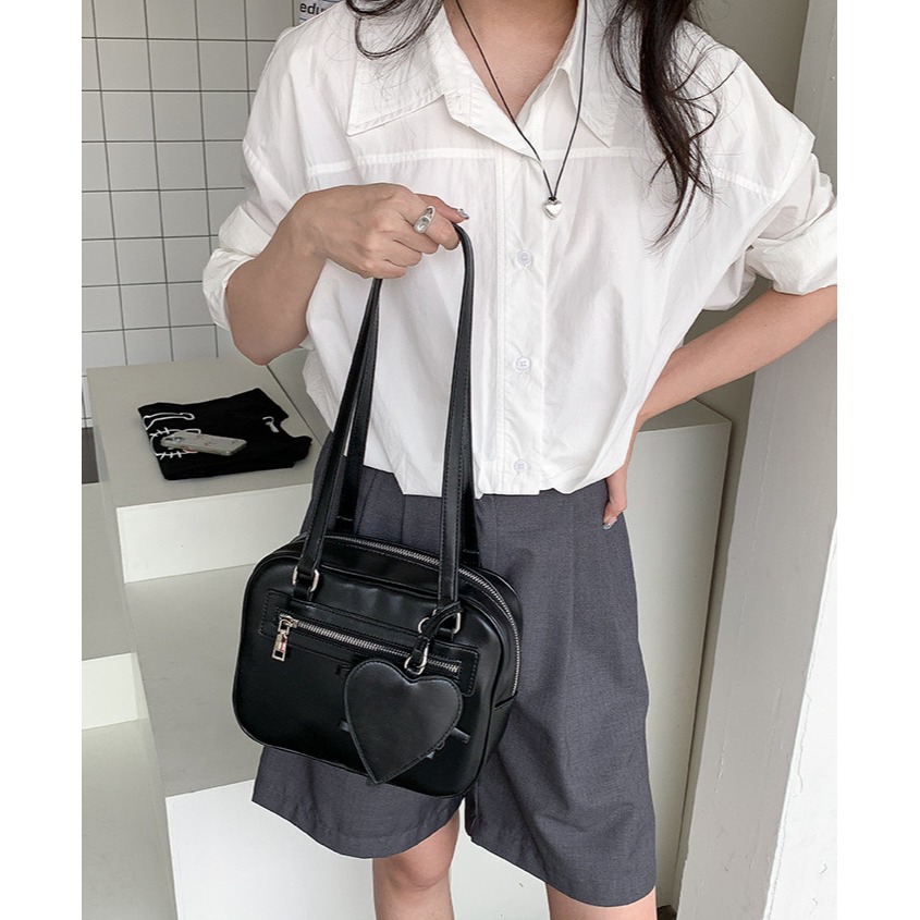 含♡♡愛心吊飾A5289日常簡約百搭長肩帶方包 韓國腋下包 百搭小方包 高級單肩包 休閒腋下包-細節圖3