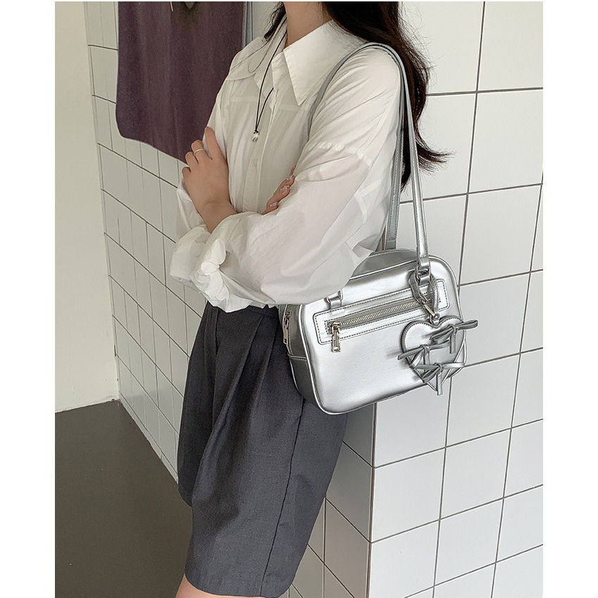 含♡♡愛心吊飾A5289日常簡約百搭長肩帶方包 韓國腋下包 百搭小方包 高級單肩包 休閒腋下包-細節圖10
