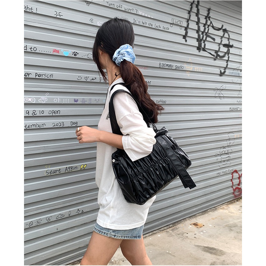 空氣感⁂是厚實的款式U33317輕量好摸材質蝴蝶結單肩通勤托特包 單肩包 腋下包 托特包 皺褶包-細節圖4