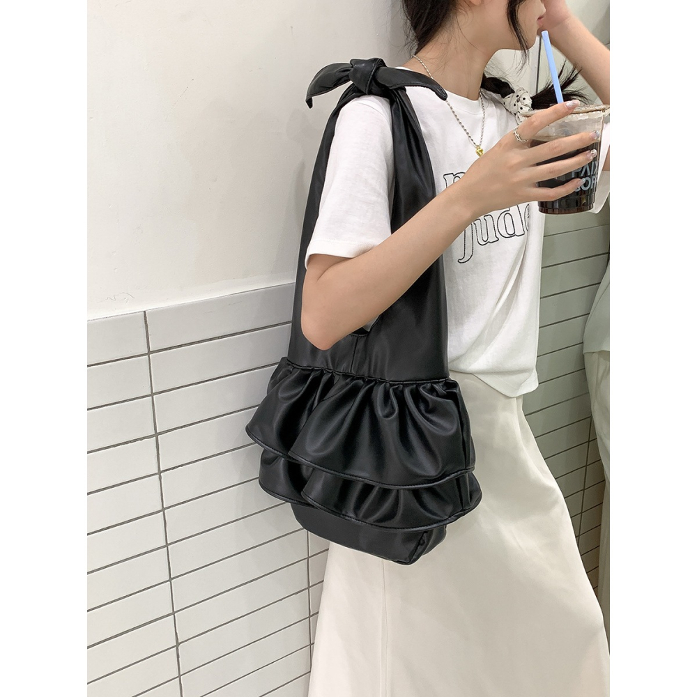 怎麼這麼特別∷A33820綁帶荷葉邊單肩雲朵包 時尚腋下包 皺褶單肩包 軟皮單肩包 雲朵包 水桶包-細節圖9