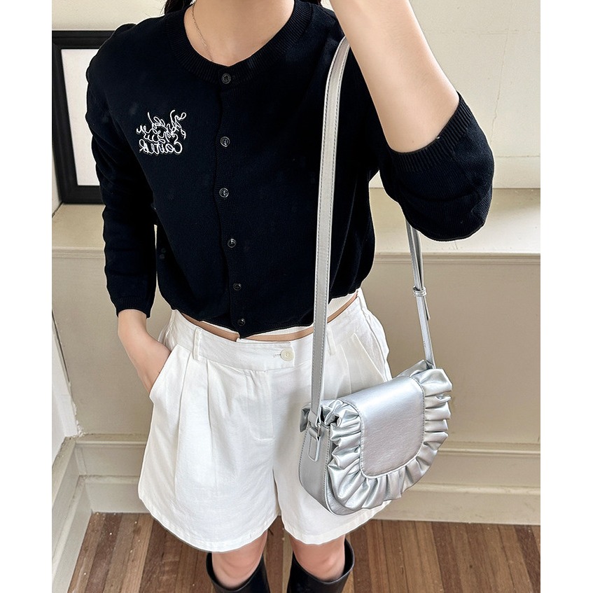 有看過這麼可愛的造型✾小花邊『LF8271』經典花邊皺褶翻蓋皮革方包 皺褶包 磁扣包 小方包 單肩包-細節圖4