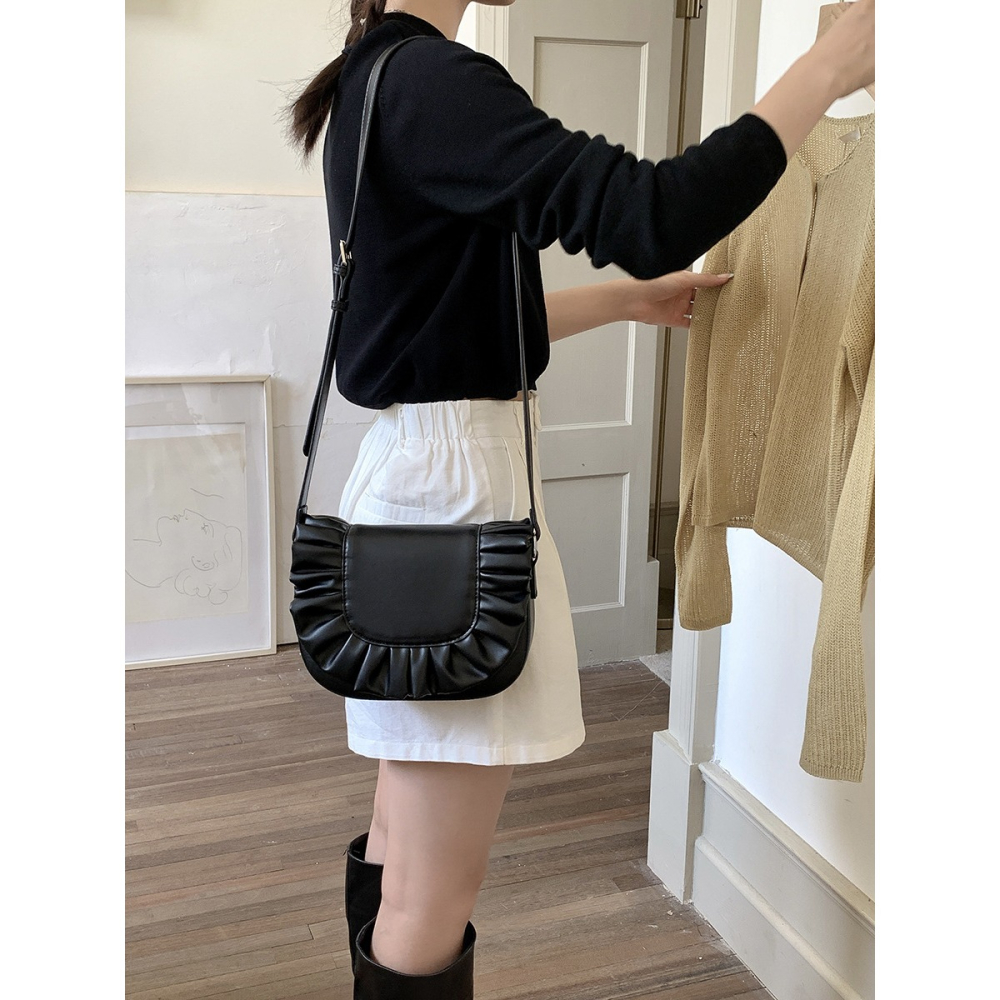 有看過這麼可愛的造型✾小花邊『LF8271』經典花邊皺褶翻蓋皮革方包 皺褶包 磁扣包 小方包 單肩包-細節圖5