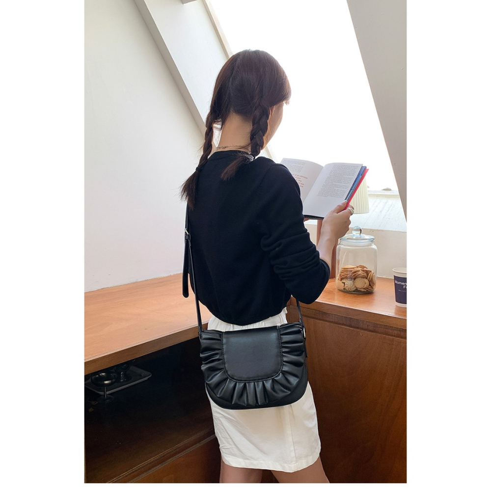 有看過這麼可愛的造型✾小花邊『LF8271』經典花邊皺褶翻蓋皮革方包 皺褶包 磁扣包 小方包 單肩包-細節圖9