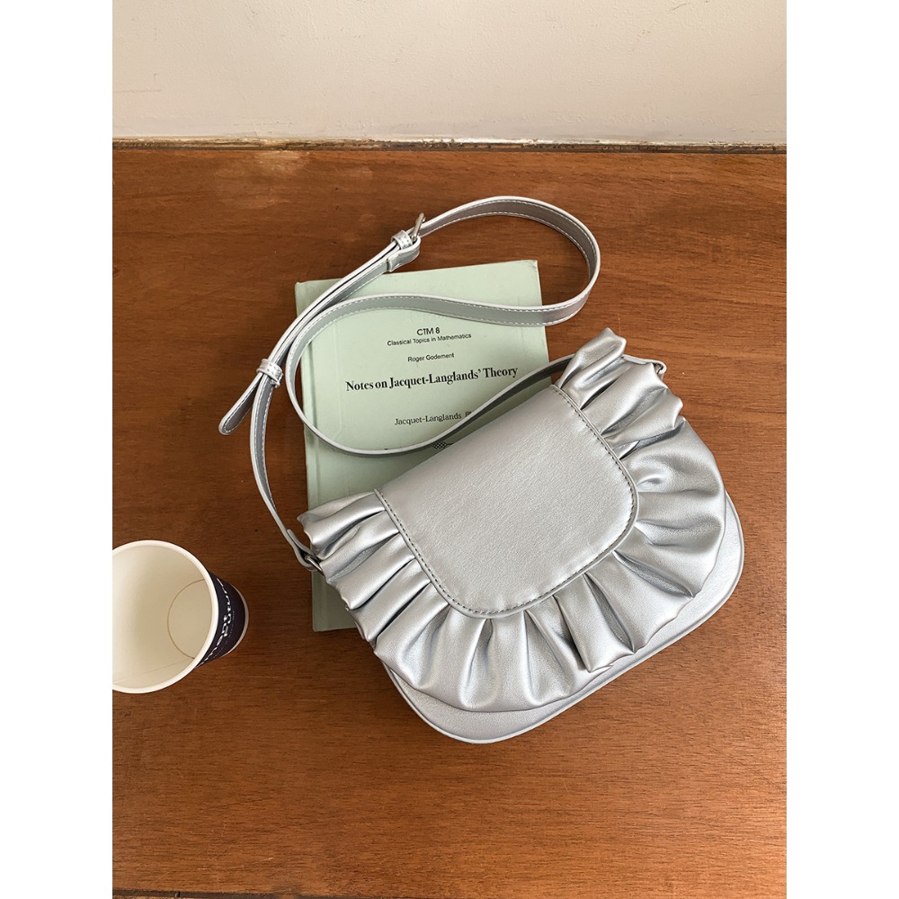 有看過這麼可愛的造型✾小花邊『LF8271』經典花邊皺褶翻蓋皮革方包 皺褶包 磁扣包 小方包 單肩包-規格圖11