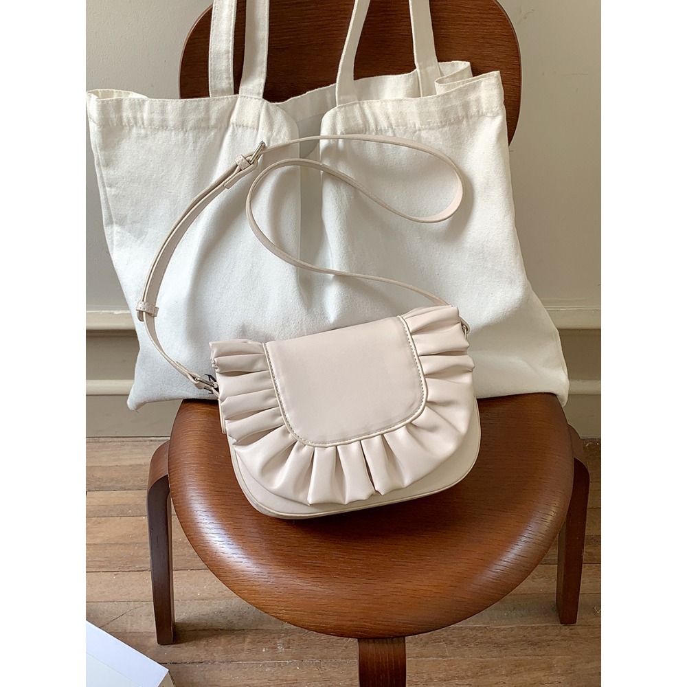 有看過這麼可愛的造型✾小花邊『LF8271』經典花邊皺褶翻蓋皮革方包 皺褶包 磁扣包 小方包 單肩包-規格圖11