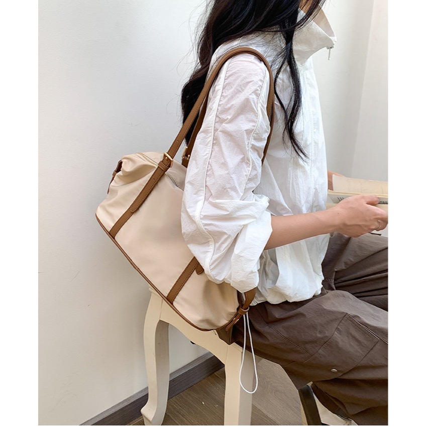 拼接配色看著就高級⍢大容量喔『A600111』復古雙拼橫款單肩托特包 腋下包 托特包 單肩包 尼龍包 通勤包-細節圖5