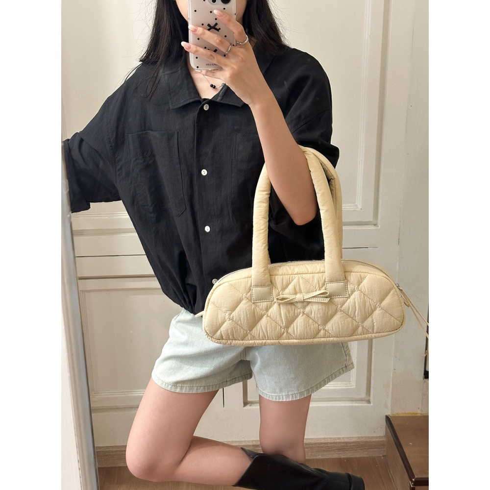 4色必入👏歐膩極推薦♯♯『9071』蝴蝶結菱格雲朵單肩棉服包 通勤凱旋門腋下包 休閒雲朵包 菱格紋包包-細節圖2