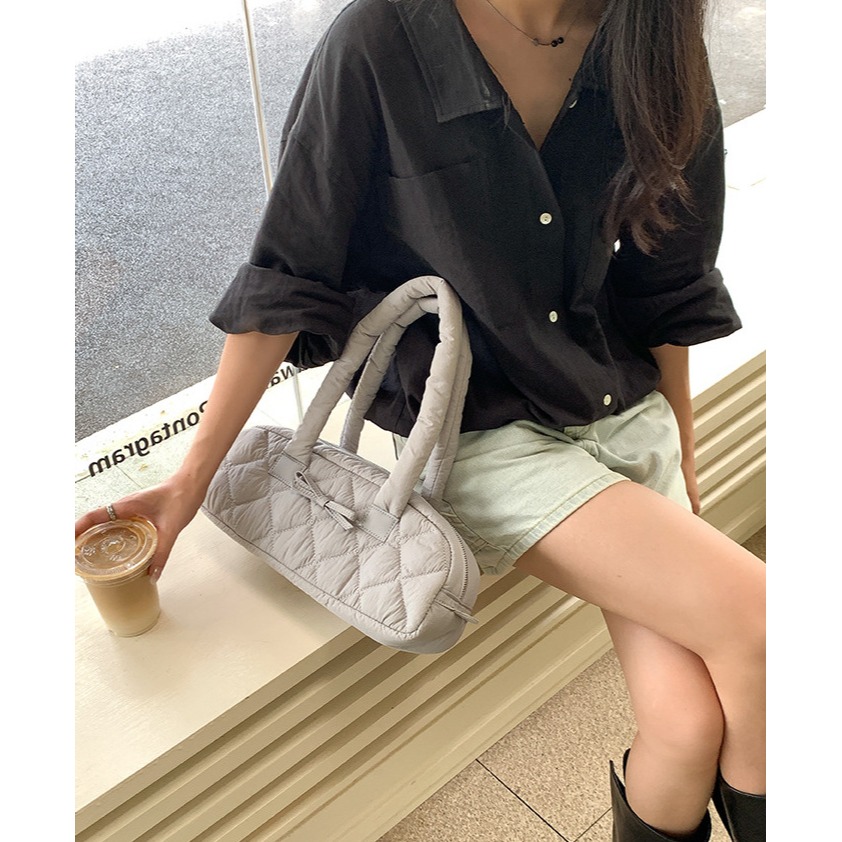 4色必入👏歐膩極推薦♯♯『9071』蝴蝶結菱格雲朵單肩棉服包 通勤凱旋門腋下包 休閒雲朵包 菱格紋包包-細節圖3