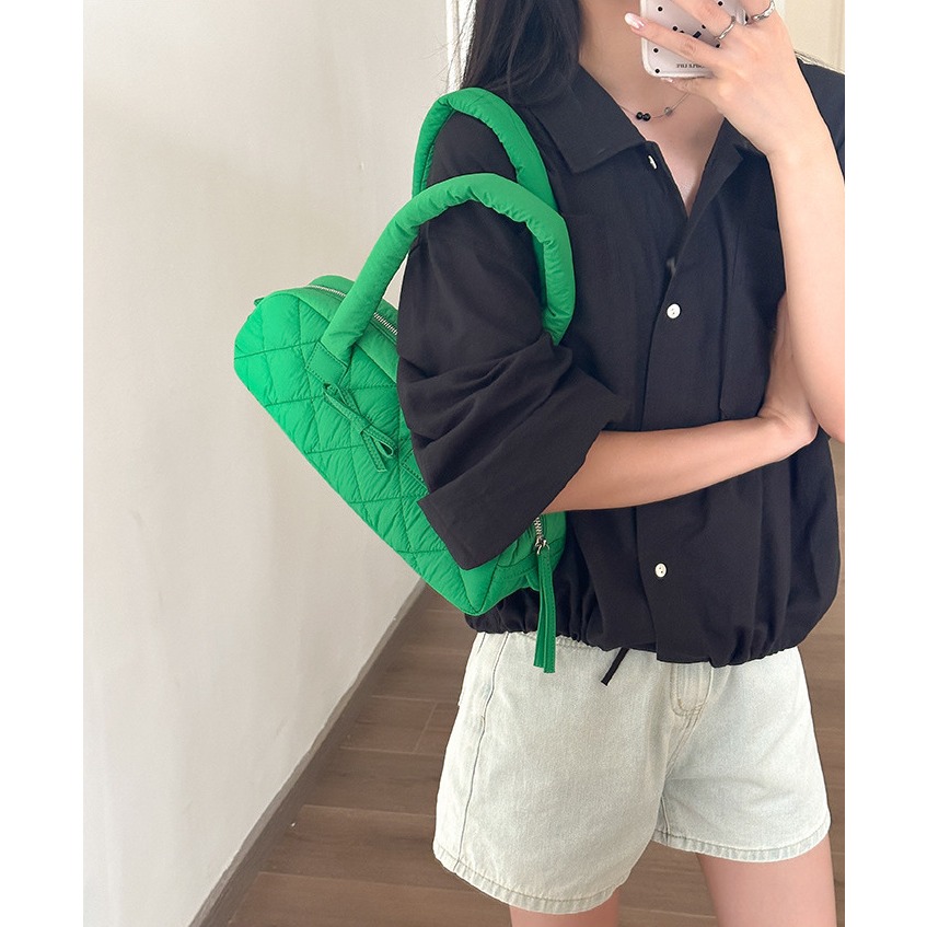 4色必入👏歐膩極推薦♯♯『9071』蝴蝶結菱格雲朵單肩棉服包 通勤凱旋門腋下包 休閒雲朵包 菱格紋包包-細節圖5