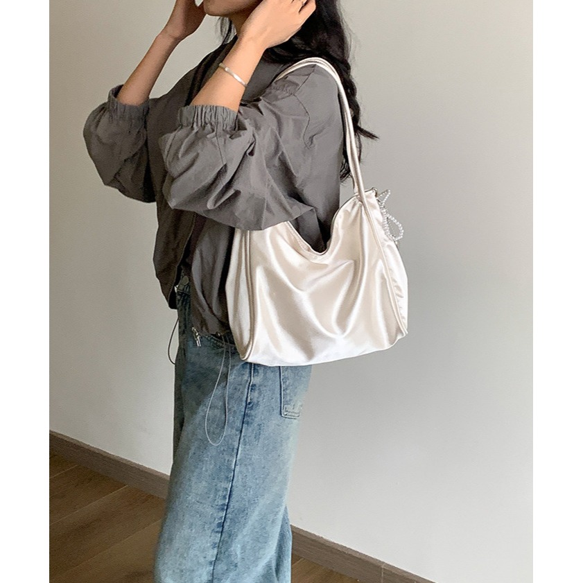 通勤超實用🥂🥂容量大🌱『U836』微珠光亮面尼龍單肩腋下托特包 單肩包 托特包 通勤包 腋下包 高級感包包-細節圖3