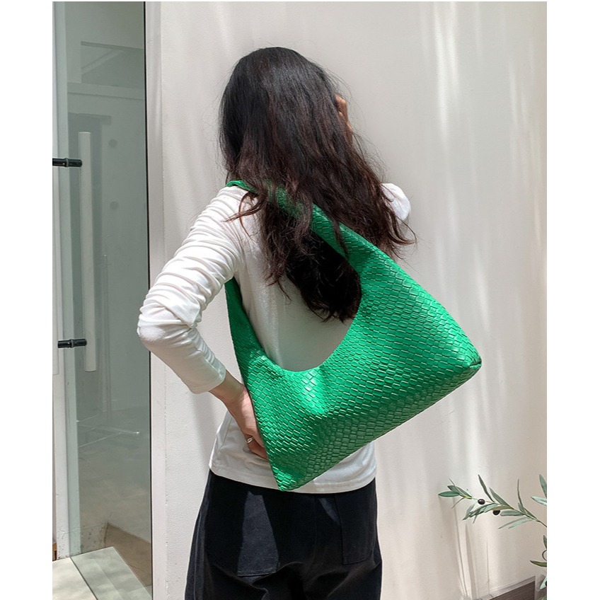 美好的事物╻╻復古編織┇『F098』輕復古軟皮單肩編織包 腋下包 復古包 編織包 單肩包 通勤腋下包 軟皮包-細節圖10