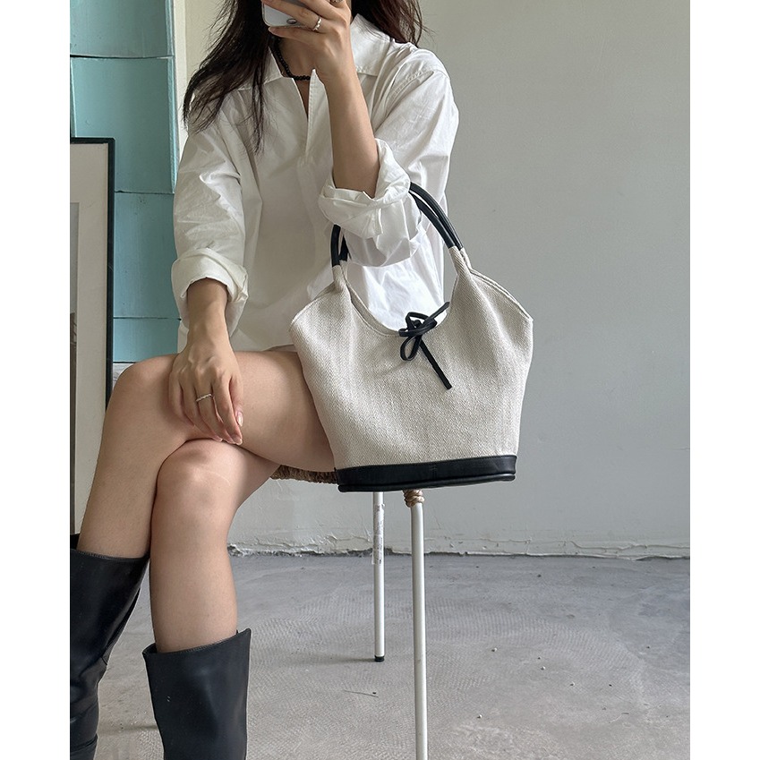 日常必備單品⎐帆布材質『U9809』韓國大容量通勤水桶帆布菜籃子包 水桶包 帆布包 手提包 通勤包 單肩包 腋下包-細節圖3