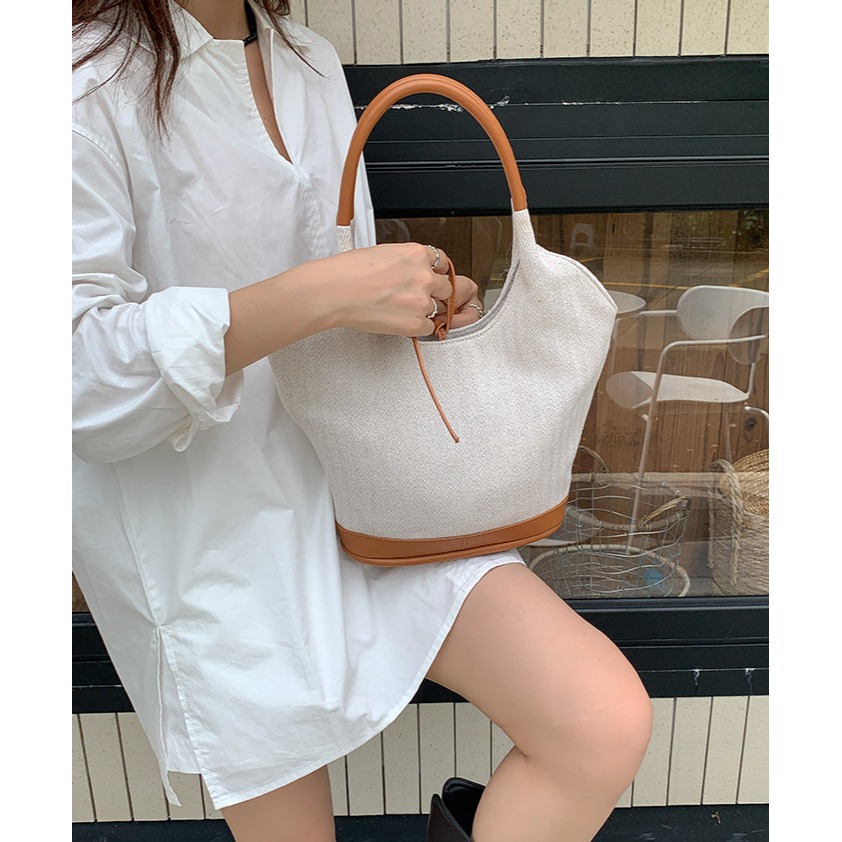 日常必備單品⎐帆布材質『U9809』韓國大容量通勤水桶帆布菜籃子包 水桶包 帆布包 手提包 通勤包 單肩包 腋下包-細節圖7