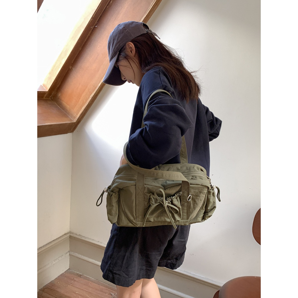 經典百搭又好裝⍢⍢休閒『F9216』韓國皺褶蝴蝶結單肩通勤包 腋下包 單肩包 大容量包包 通勤包 韓國包包-細節圖4