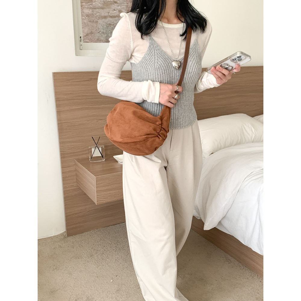 韓國獨家皺褶設計🛵🛵可側背｜U021｜容量適中側皺復古餃子包 水餃包 腋下包 皺褶包 休閒斜跨包 韓國包包-細節圖11