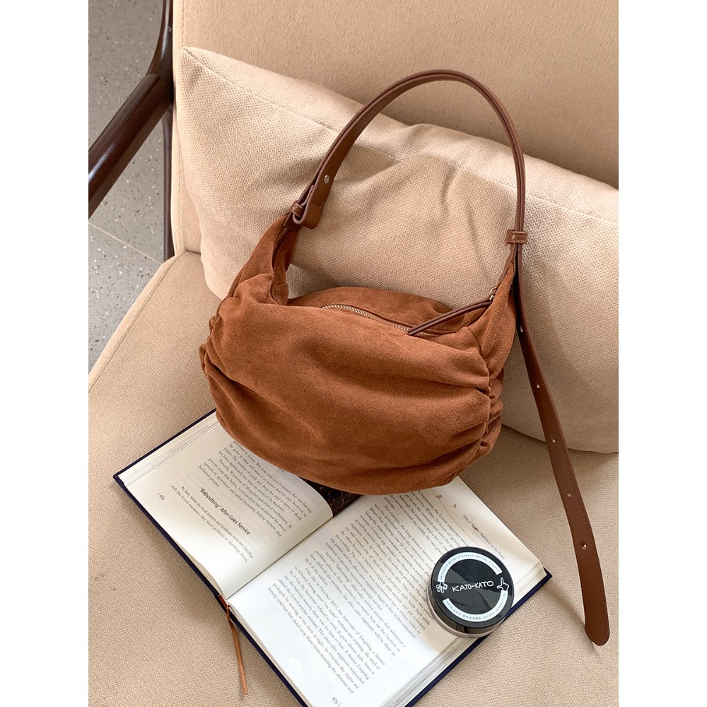 韓國獨家皺褶設計🛵🛵可側背｜U021｜容量適中側皺復古餃子包 水餃包 腋下包 皺褶包 休閒斜跨包 韓國包包-規格圖11