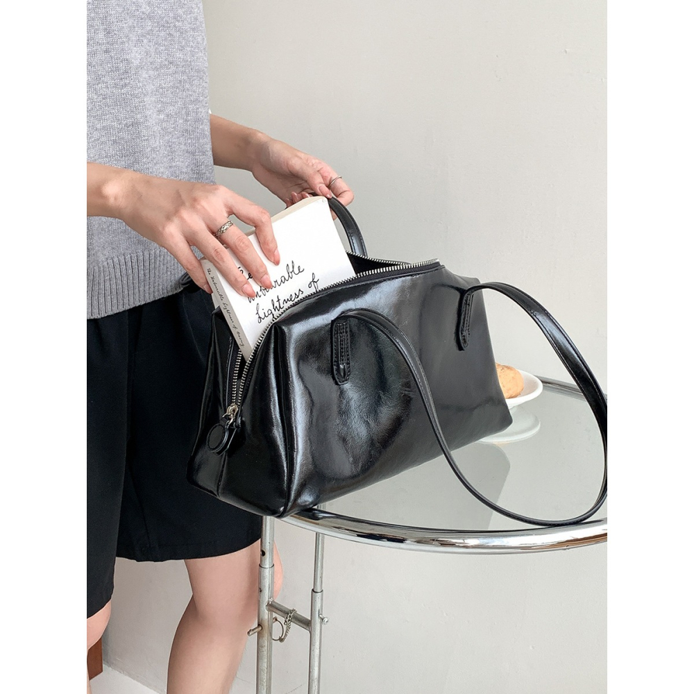 韓國2024新款皮質▩▩U550簡約純色大容量單肩波士頓包 大氣時尚通勤腋下包 托特包 波士頓包 腋下包 肩背包-細節圖4