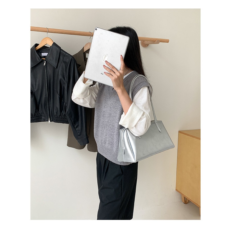 韓國2024新款皮質▩▩U550簡約純色大容量單肩波士頓包 大氣時尚通勤腋下包 托特包 波士頓包 腋下包 肩背包-細節圖9