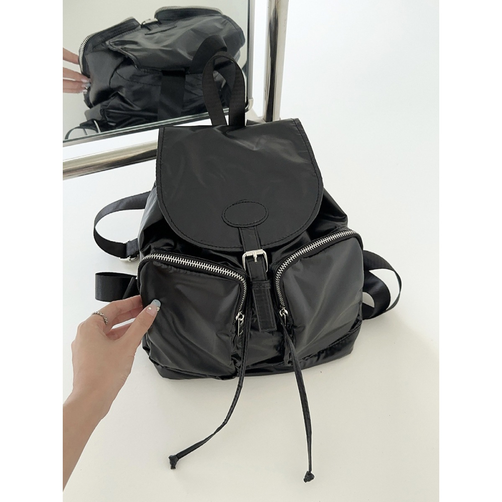 探索生活的每一個角落🐇🐘A8321韓國個性雙大口袋尼龍輕便後背包 簡約雙肩包 通勤多口袋背包 韓國後背包-細節圖2