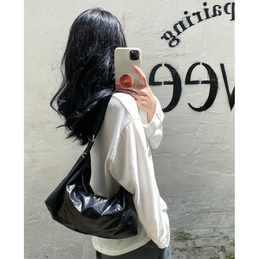 你的完美夥伴╽從容應對每一天挑戰♧『A600112』提供無與倫比的舒適與實用性空氣枕頭包 斜跨包 單肩枕頭包 韓國包-細節圖8