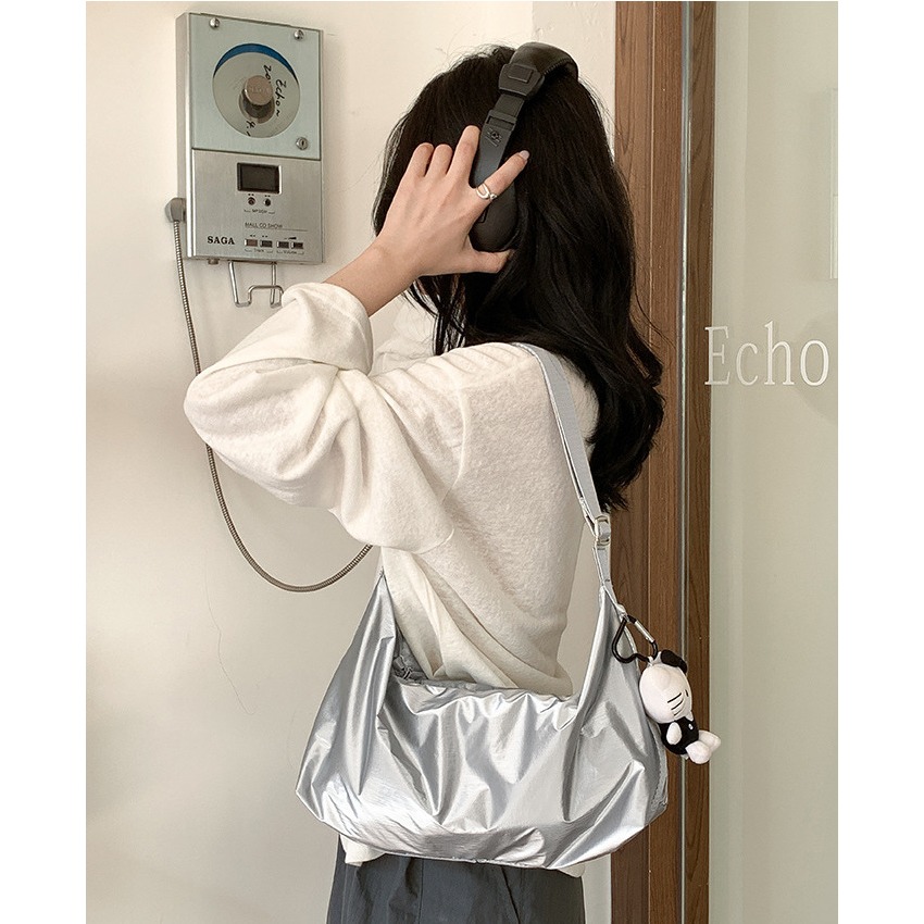 你的完美夥伴╽從容應對每一天挑戰♧『A600112』提供無與倫比的舒適與實用性空氣枕頭包 斜跨包 單肩枕頭包 韓國包-細節圖11