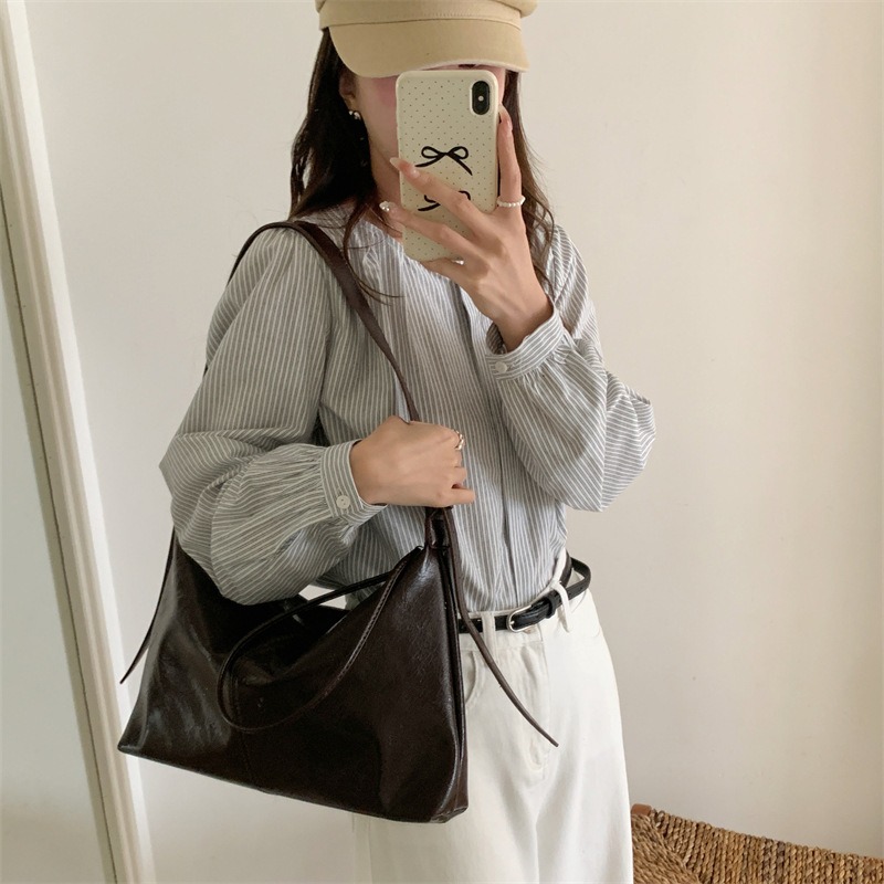 彰顯你氣質的關鍵⁂高級皮革『2313#』簡約軟皮革可調節托特包 韓國托特包 小方包 斜跨包 側背包 單肩包-細節圖2