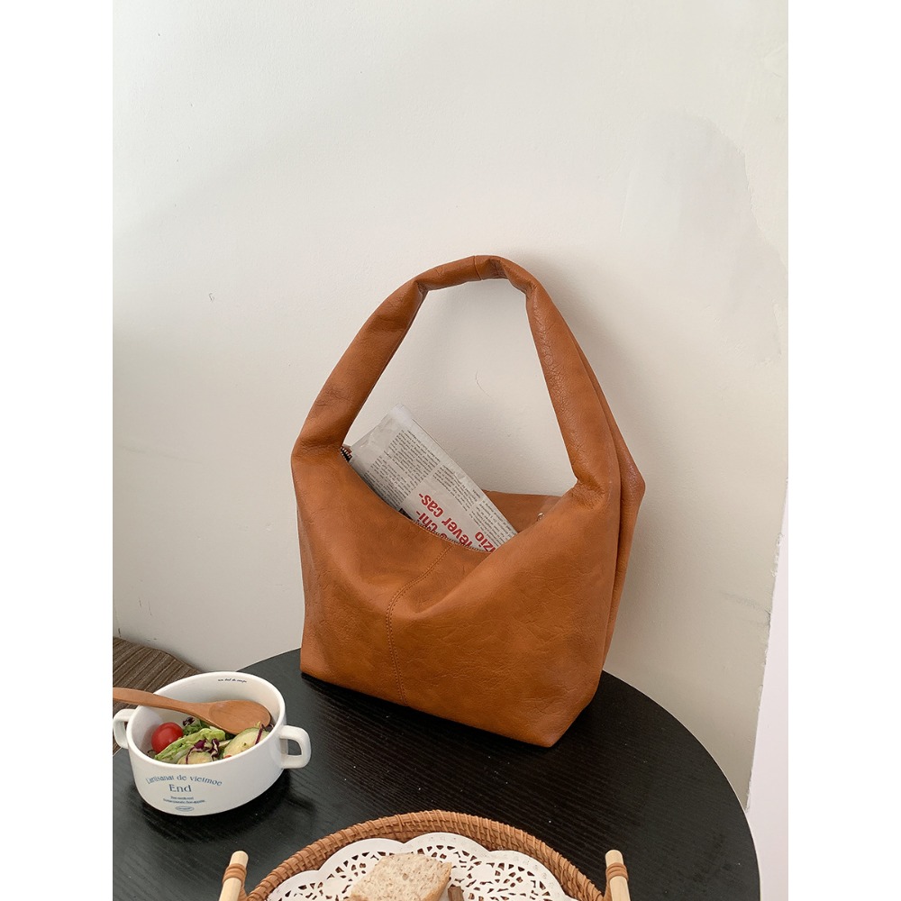 帶你穿梭於經典與時尚之間🤙魅力『U2616』復古軟皮質感紋路通勤單肩包 時尚腋下包 復古單肩包 韓國包包-規格圖11