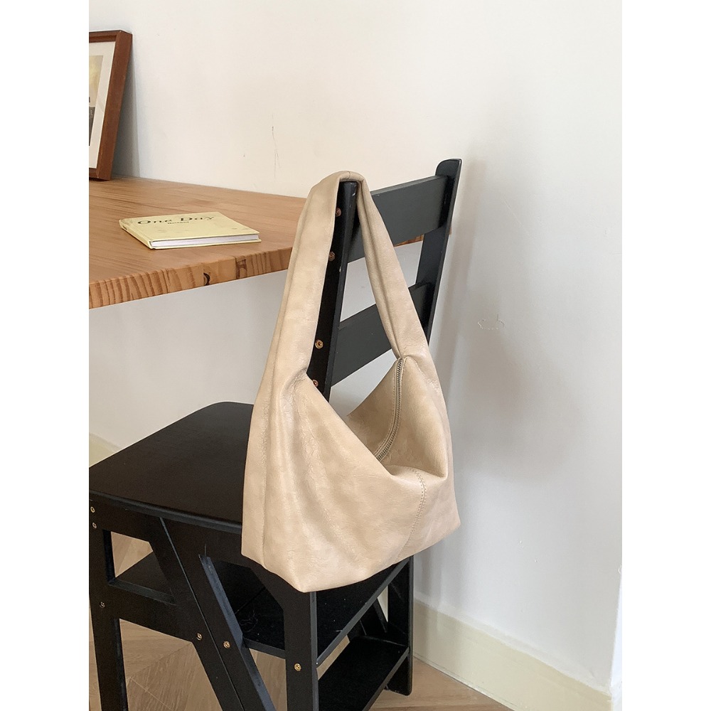 帶你穿梭於經典與時尚之間🤙魅力『U2616』復古軟皮質感紋路通勤單肩包 時尚腋下包 復古單肩包 韓國包包-規格圖11