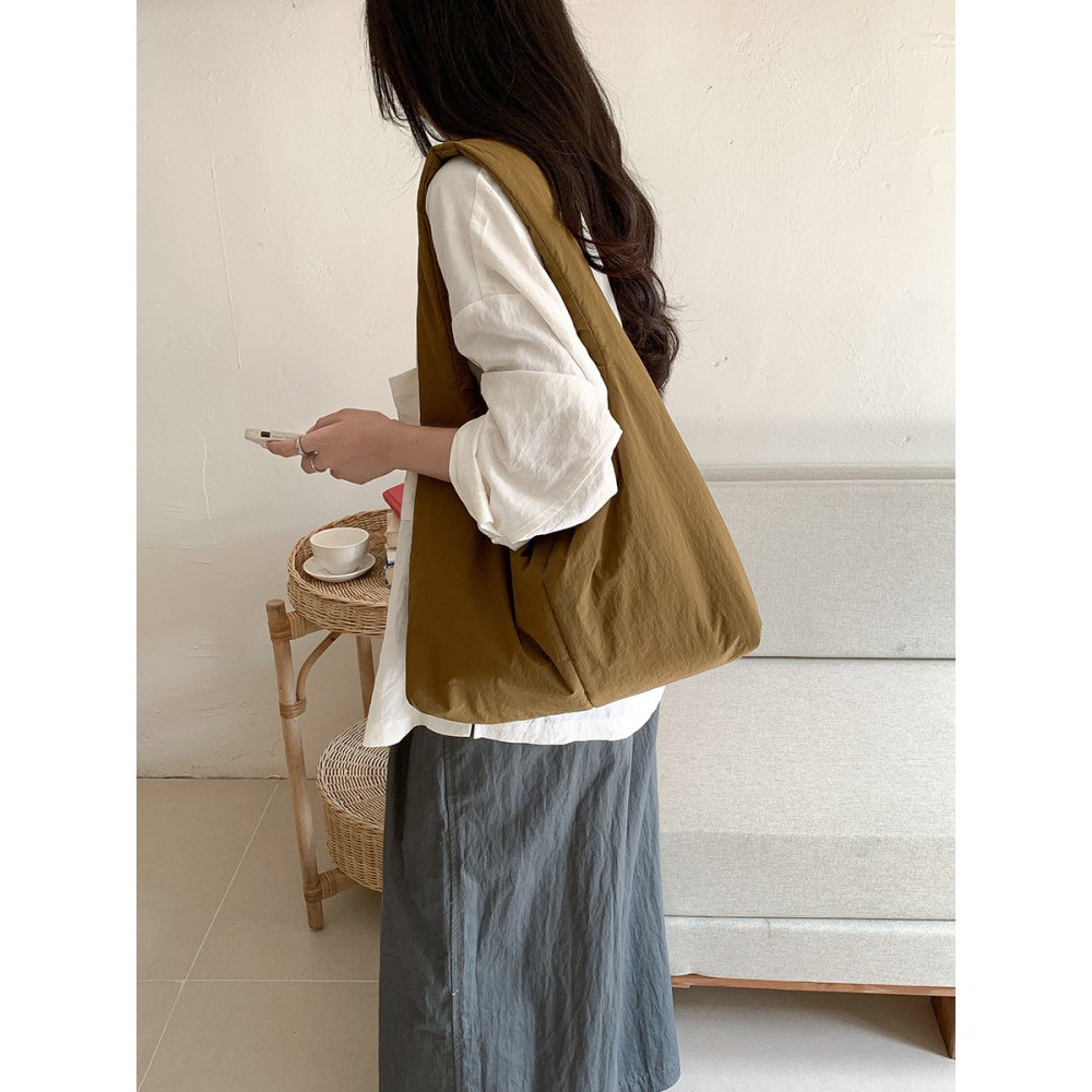 特別的4種顏色＠『F5860』必須入手的軟綿通勤托特包 單肩包 腋下包 尼龍包 通勤包 托特包-細節圖2