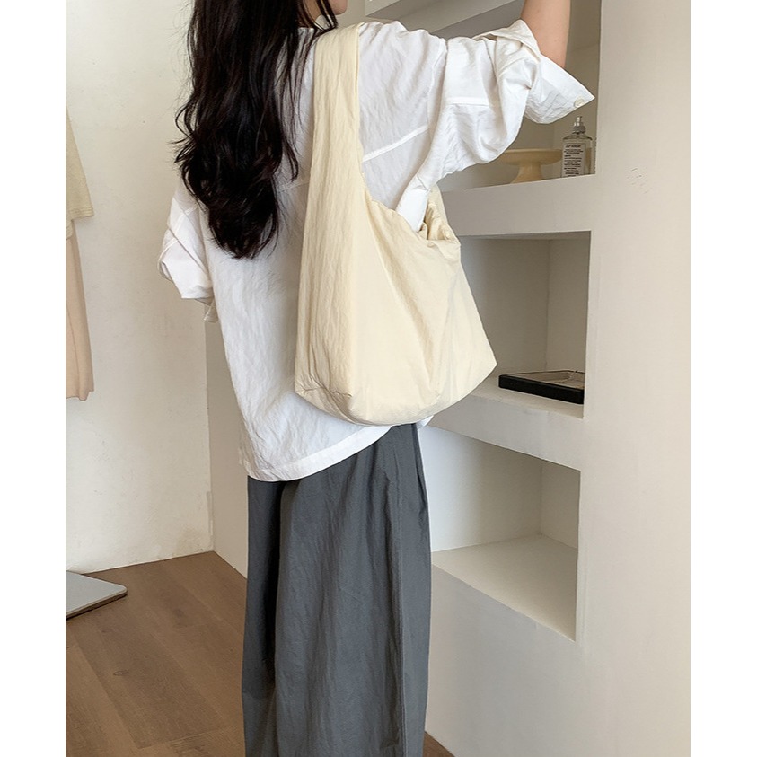 特別的4種顏色＠『F5860』必須入手的軟綿通勤托特包 單肩包 腋下包 尼龍包 通勤包 托特包-細節圖7