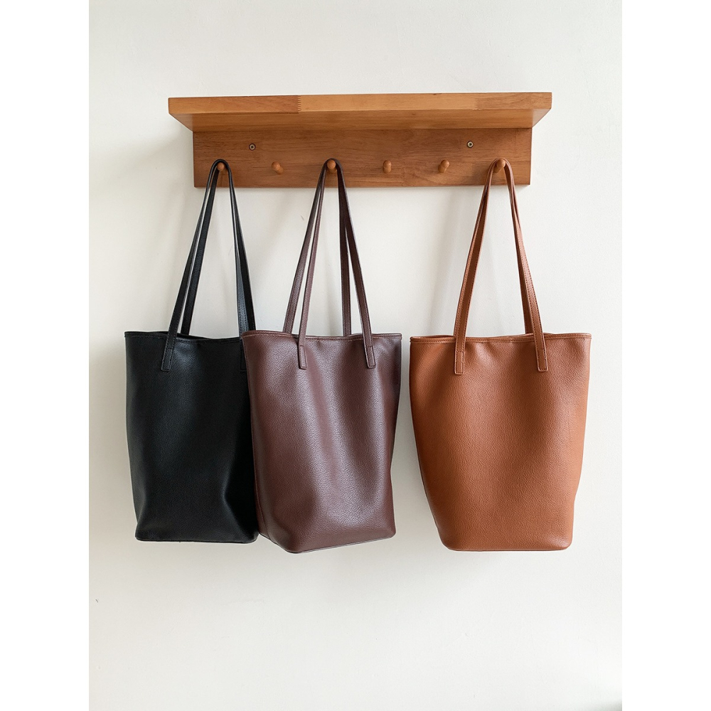 輕鬆演繹都市休閒風格✈秋季款慵懶風｜U320｜極簡軟皮單肩磁扣水桶包 腋下包 單肩包 通勤包 大容量包包-細節圖8