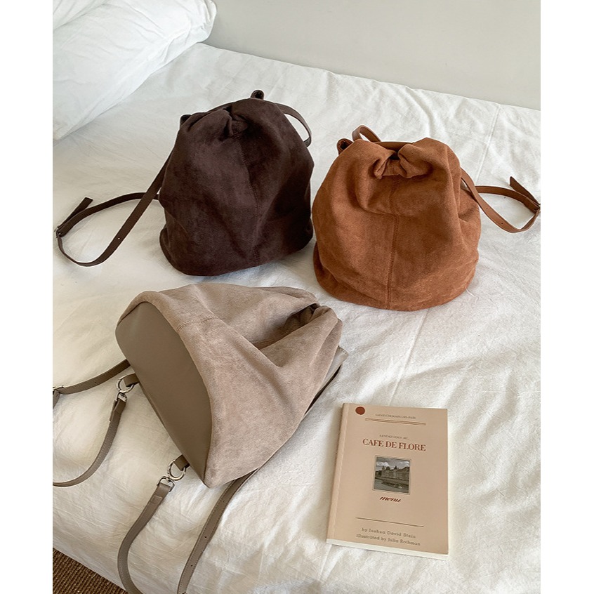 晨光灑落/秋日明朗｜N3311｜慵懶隨意又不失高級感的拼接麂皮絨後背包 雙肩包 韓國背包 水桶包 毛絨包 休閒雙肩包-細節圖10