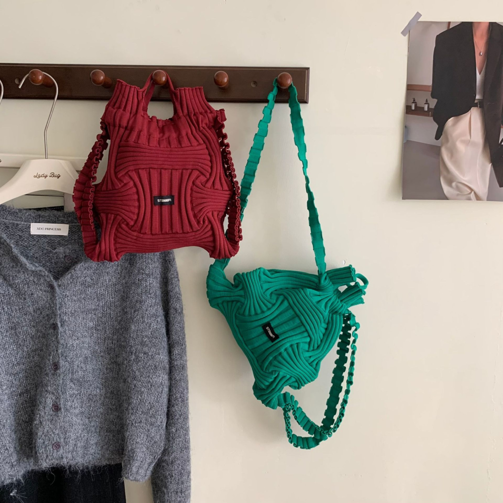 韓國代購款～多功能彈力🍬🍬『D01』設計師款多功能個性皺褶彈力手提雙肩包 手提包 單肩包 雙肩包 單肩包 後背包-細節圖6