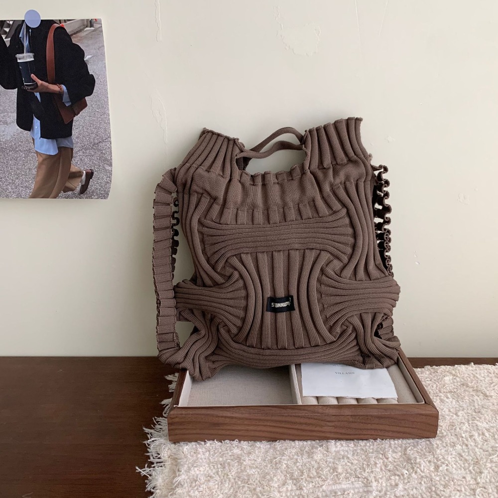 韓國代購款～多功能彈力🍬🍬『D01』設計師款多功能個性皺褶彈力手提雙肩包 手提包 單肩包 雙肩包 單肩包 後背包-規格圖11