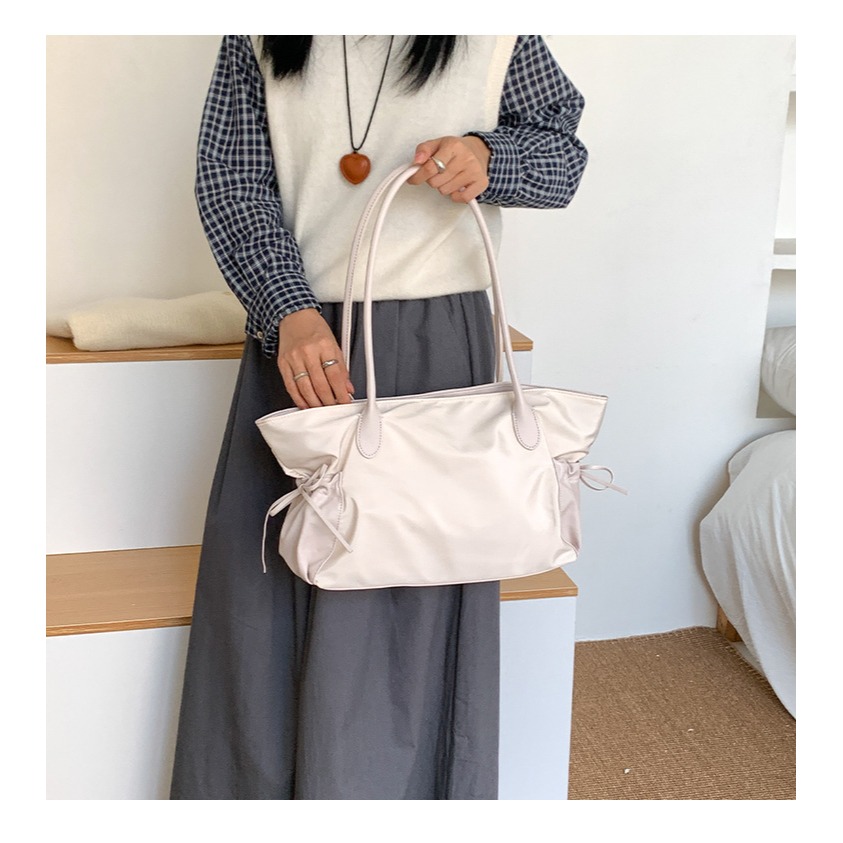 日常百搭款▯▯側邊拉繩｜F0107｜輕便防潑水尼龍單肩托特包 尼龍腋下包 通勤包 大容量托特包 韓國歐逆推薦-細節圖6