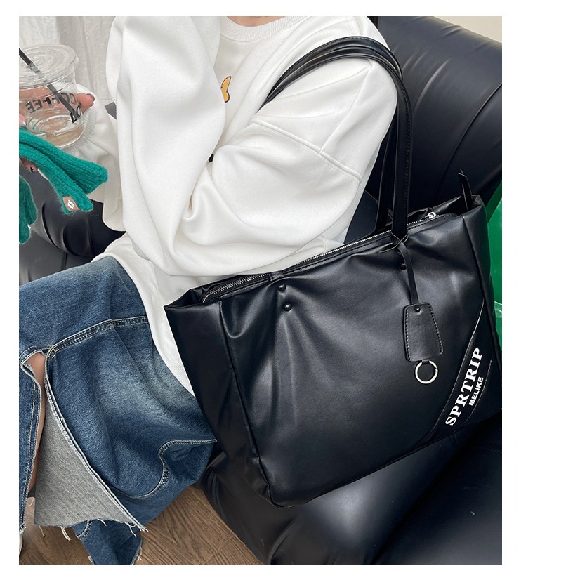 韓國代購～🐧🐧『9139#』軟皮極簡超大容量托特包 單肩包 腋下包 肩背包 大容量包包 手提包 托特包-細節圖6