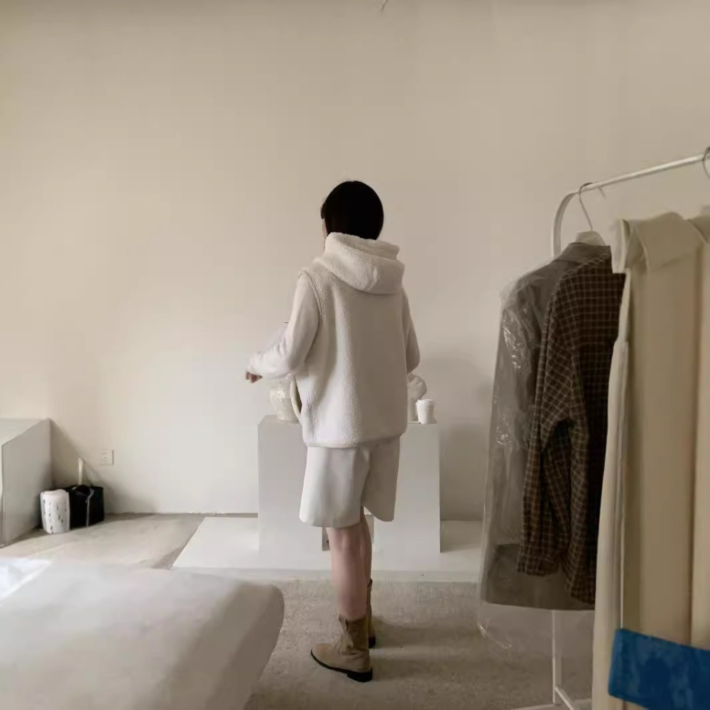 可兩面穿！簡直不要太好看<24135>24新款秋冬連帽羊羔毛馬甲背心外套 馬甲外套 毛絨背心 背心外套 背心-細節圖7