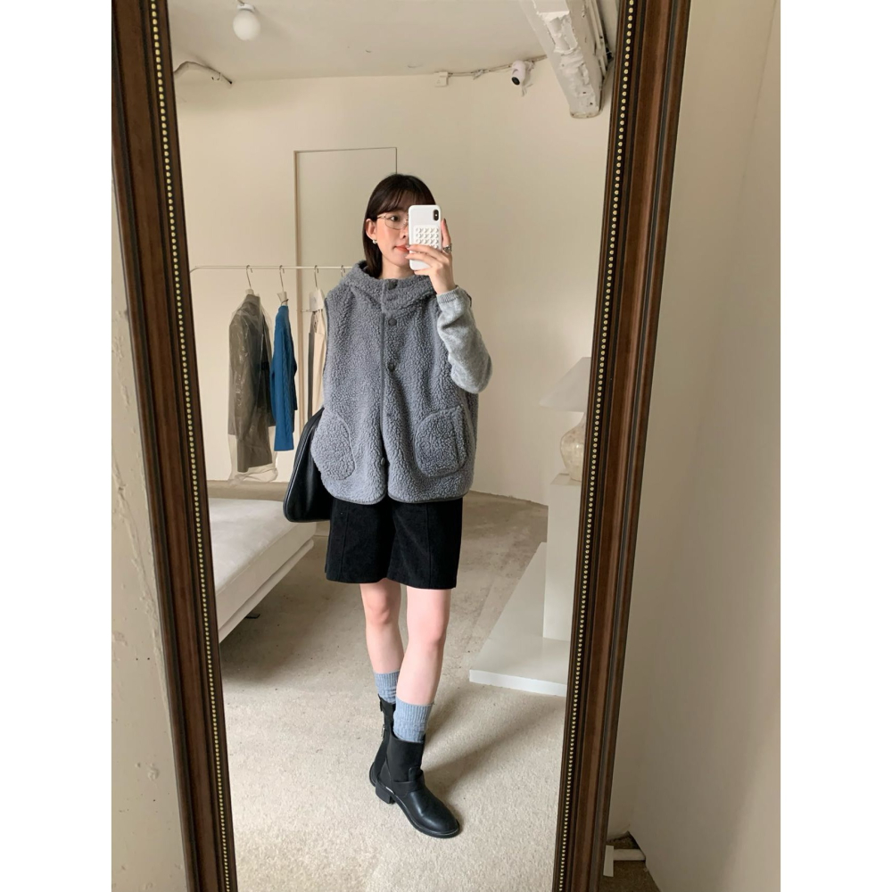 可兩面穿！簡直不要太好看<24135>24新款秋冬連帽羊羔毛馬甲背心外套 馬甲外套 毛絨背心 背心外套 背心-細節圖8