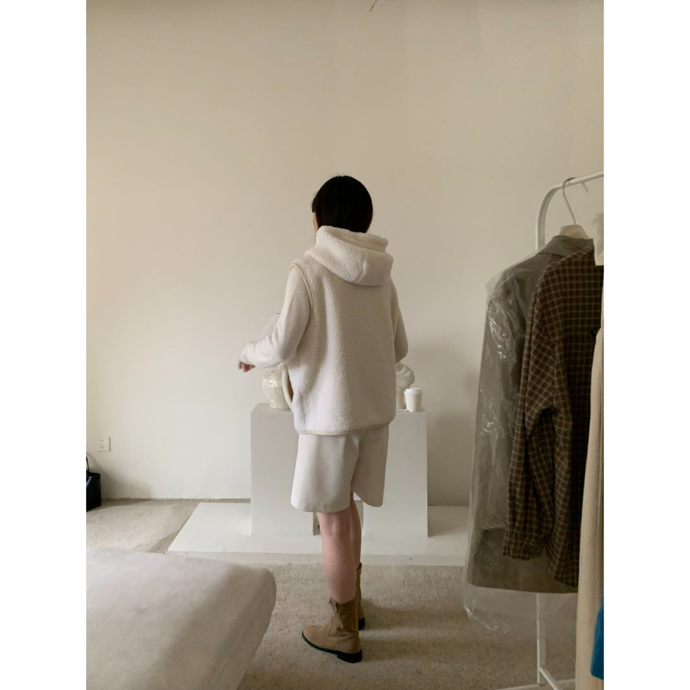 可兩面穿！簡直不要太好看<24135>24新款秋冬連帽羊羔毛馬甲背心外套 馬甲外套 毛絨背心 背心外套 背心-細節圖10