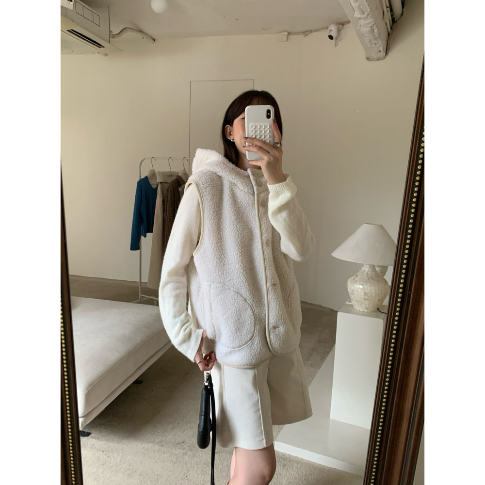 可兩面穿！簡直不要太好看<24135>24新款秋冬連帽羊羔毛馬甲背心外套 馬甲外套 毛絨背心 背心外套 背心-細節圖11