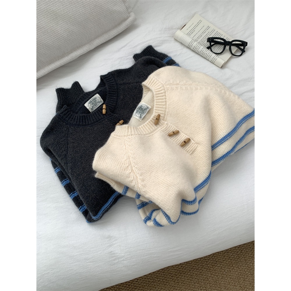 慵懶隨性 ▎好愛這種風格Q16072復古木扣條紋羊毛插肩袖毛衣 針織衫 圓領套頭毛衣 條紋針織衫 圓領毛衣-細節圖2