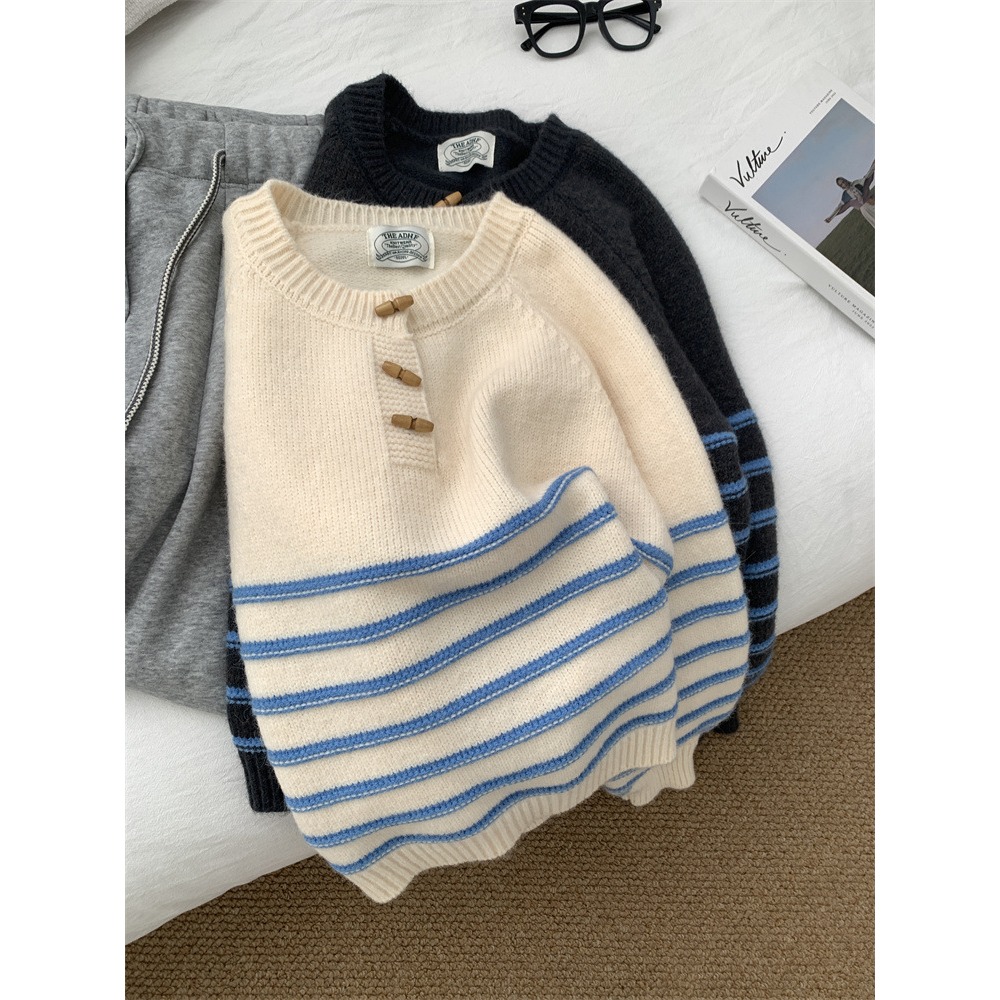 慵懶隨性 ▎好愛這種風格Q16072復古木扣條紋羊毛插肩袖毛衣 針織衫 圓領套頭毛衣 條紋針織衫 圓領毛衣-細節圖10