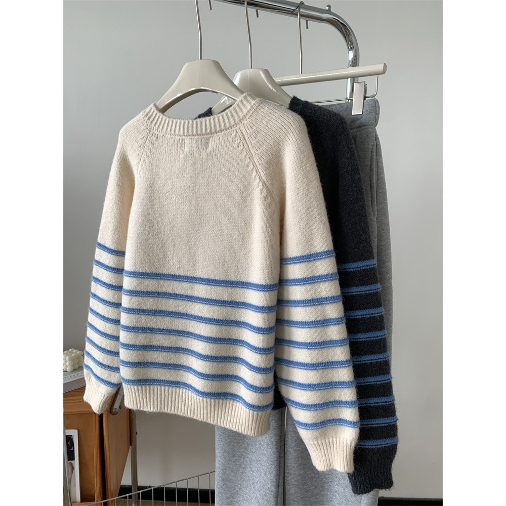 慵懶隨性 ▎好愛這種風格Q16072復古木扣條紋羊毛插肩袖毛衣 針織衫 圓領套頭毛衣 條紋針織衫 圓領毛衣-細節圖11